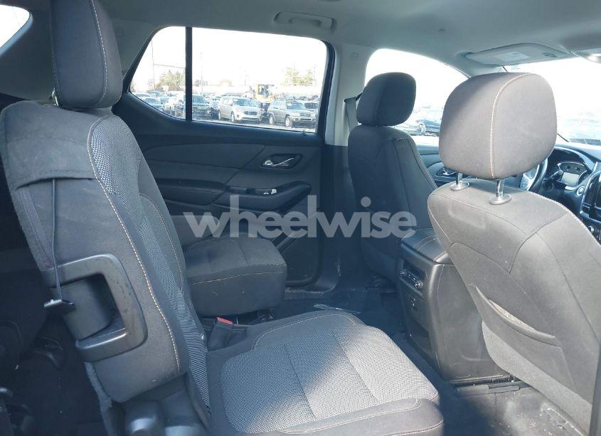 Photo 8 of 2018 Chevrolet Traverse 1LT (VIN 1GNEVGKW6JJ158959)