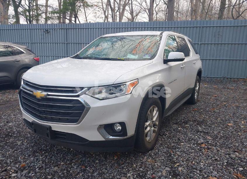 Photo 2 of 2019 Chevrolet Traverse 1LT (VIN 1GNEVGKW6KJ127390)