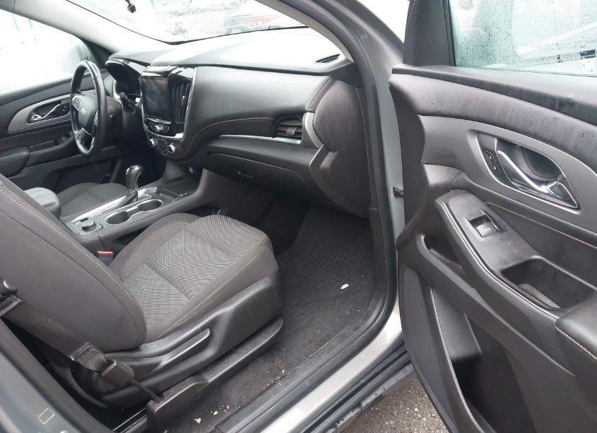 Photo 5 of 2019 Chevrolet Traverse 1LT (VIN 1GNEVGKW6KJ186648)