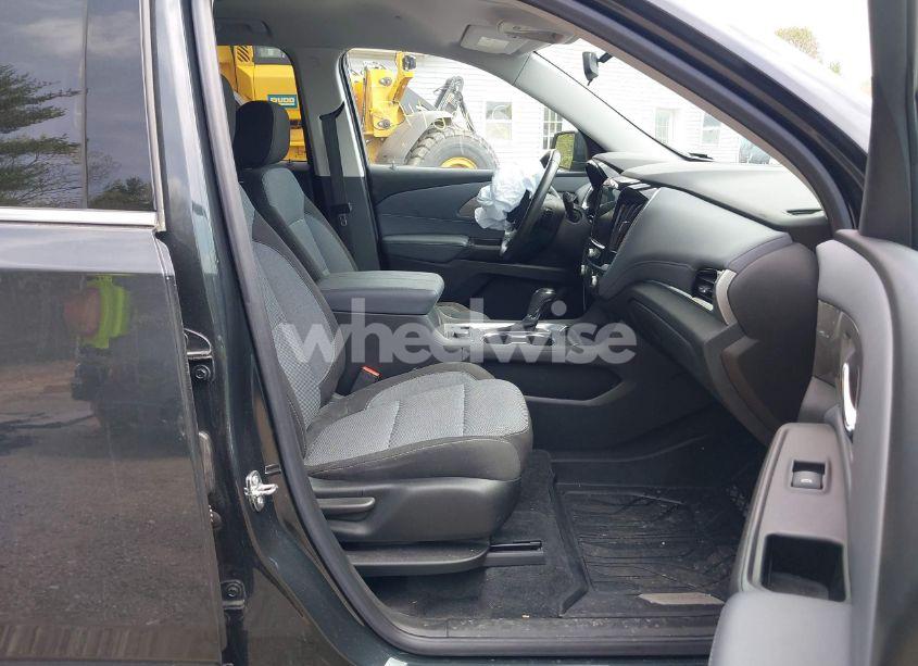 Photo 5 of 2019 Chevrolet Traverse 1LT (VIN 1GNEVGKW6KJ292498)