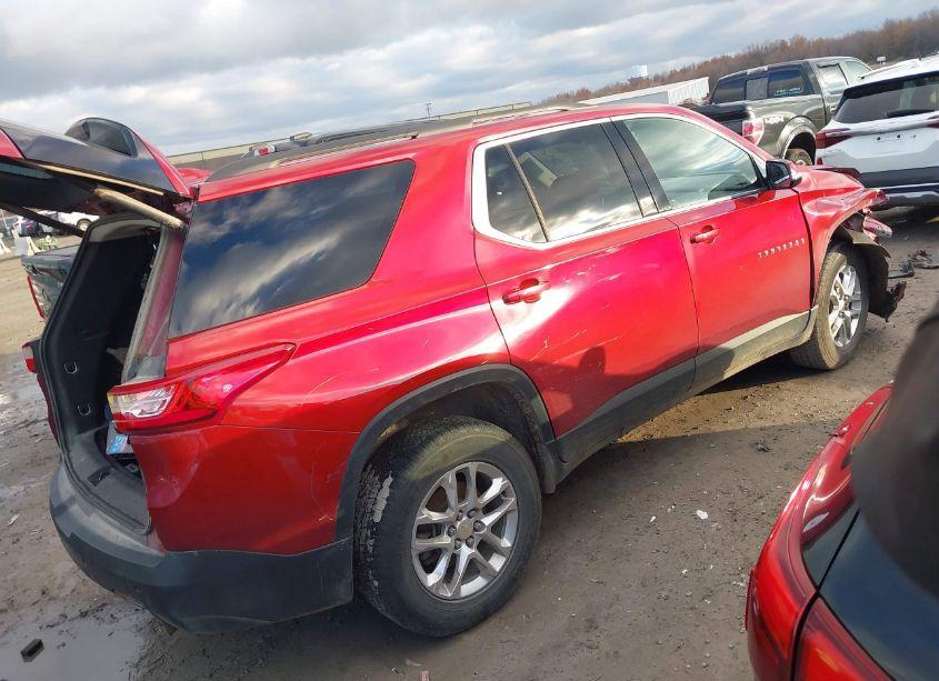 Photo 4 of 2019 Chevrolet Traverse 1LT (VIN 1GNEVGKW6KJ319103)