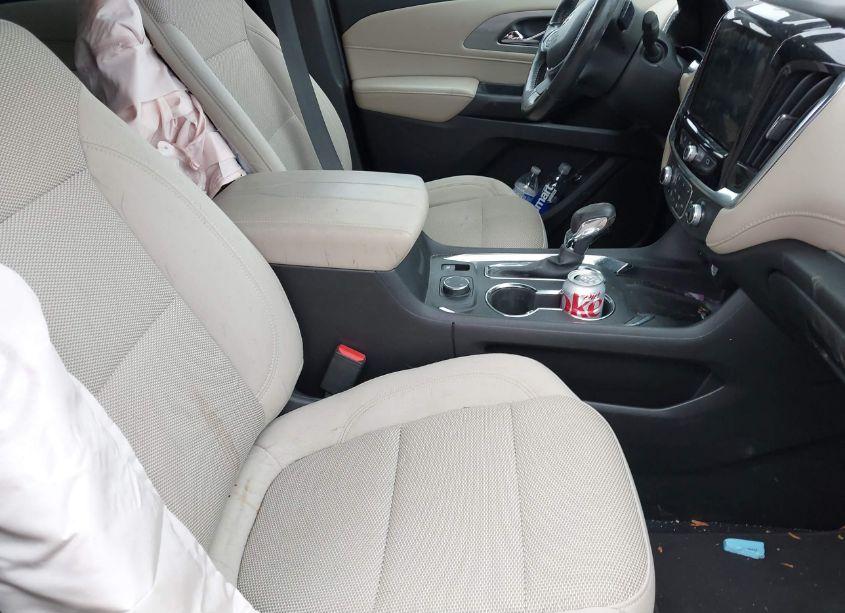 Photo 5 of 2022 Chevrolet Traverse LT (VIN 1GNEVGKW6NJ151659)