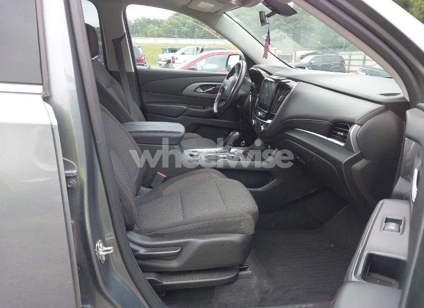 Photo 5 of 2018 Chevrolet Traverse 1LT (VIN 1GNEVGKW7JJ108930)