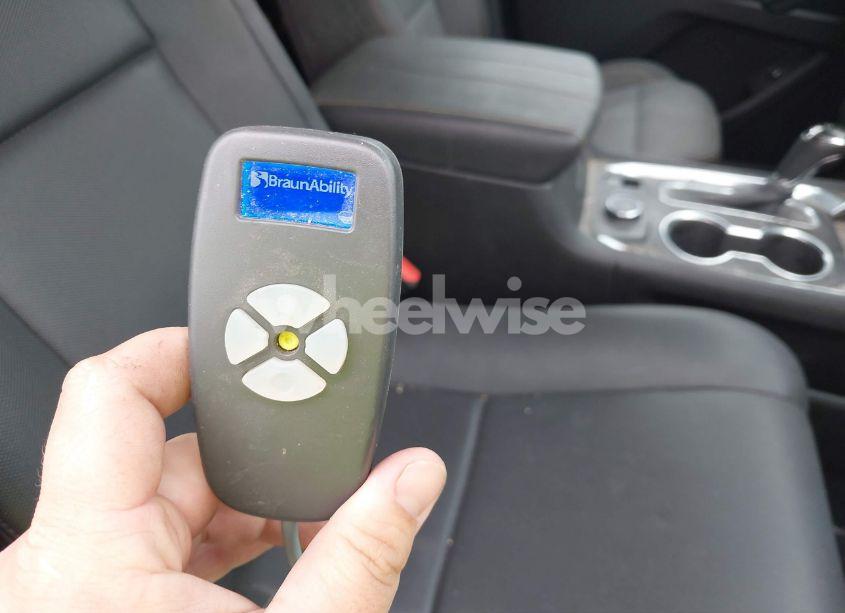 Photo 18 of 2019 Chevrolet Traverse 1LT (VIN 1GNEVGKW7KJ238904)