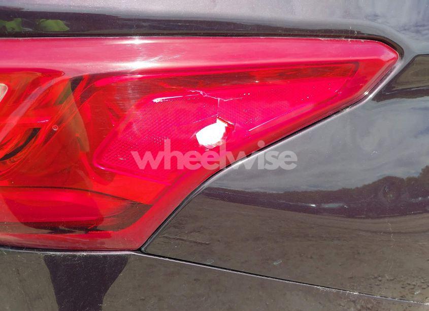 Photo 18 of 2019 Chevrolet Traverse 1LT (VIN 1GNEVGKW7KJ248073)