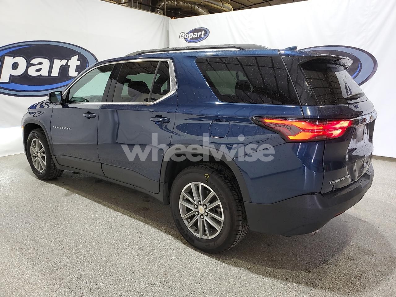 Photo 2 of 2023 CHEVROLET TRAVERSE LT (VIN 1GNEVGKW7PJ164651)