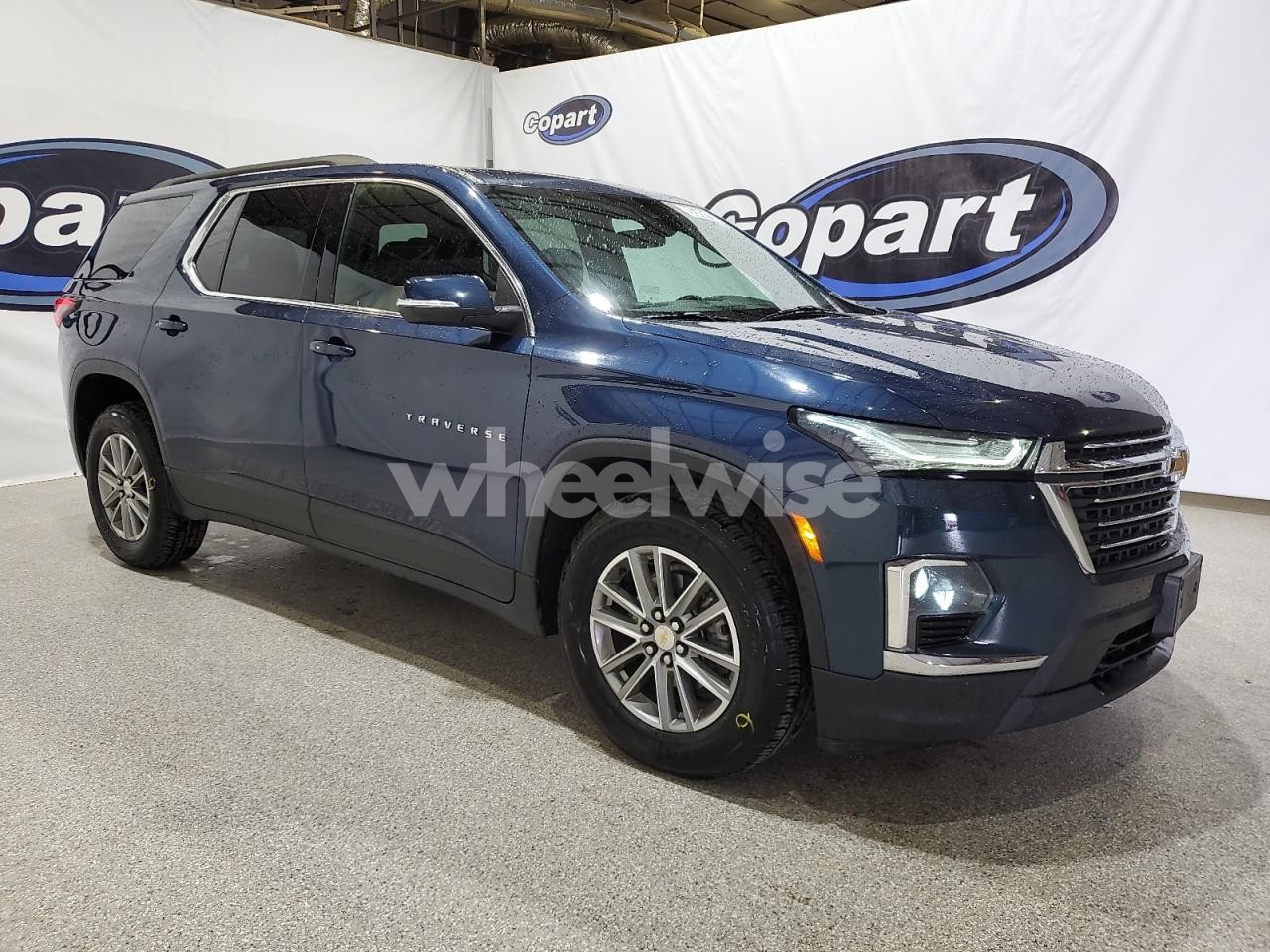 Photo 4 of 2023 CHEVROLET TRAVERSE LT (VIN 1GNEVGKW7PJ164651)