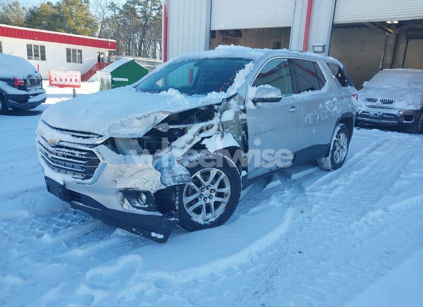 Photo 2 of 2018 Chevrolet Traverse 1LT (VIN 1GNEVGKW8JJ110038)