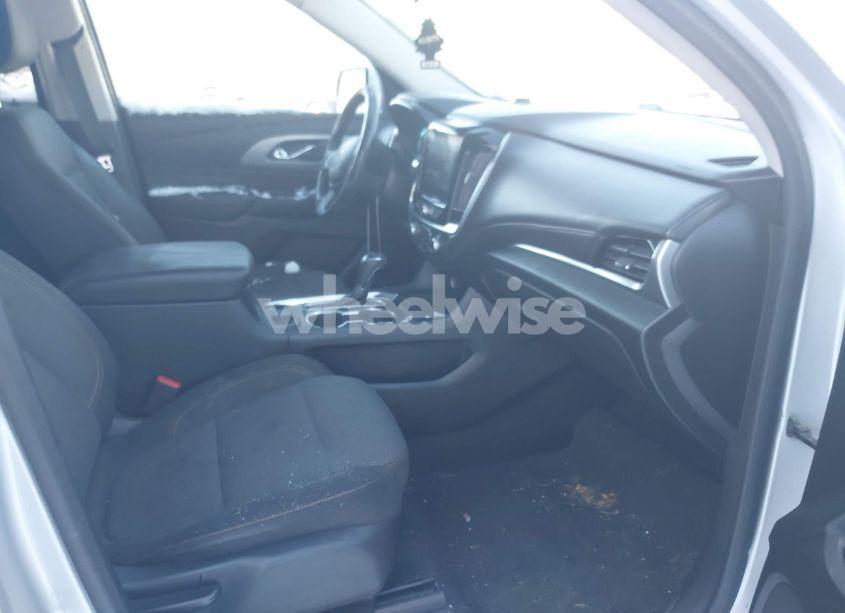 Photo 5 of 2018 Chevrolet Traverse 1LT (VIN 1GNEVGKW8JJ110038)