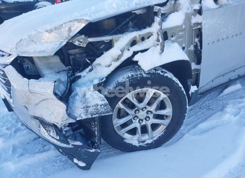 Photo 6 of 2018 Chevrolet Traverse 1LT (VIN 1GNEVGKW8JJ110038)