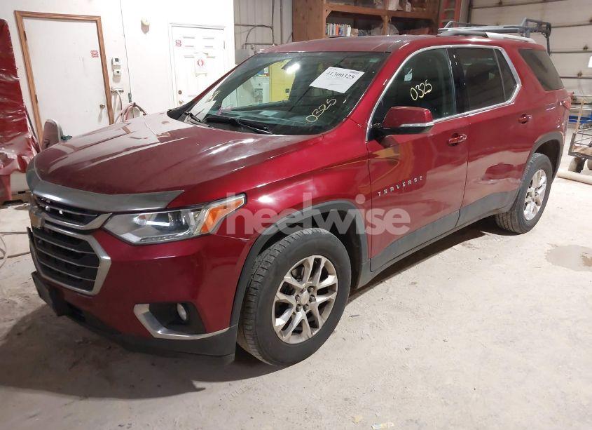 Photo 2 of 2018 Chevrolet Traverse 1LT (VIN 1GNEVGKW8JJ130953)
