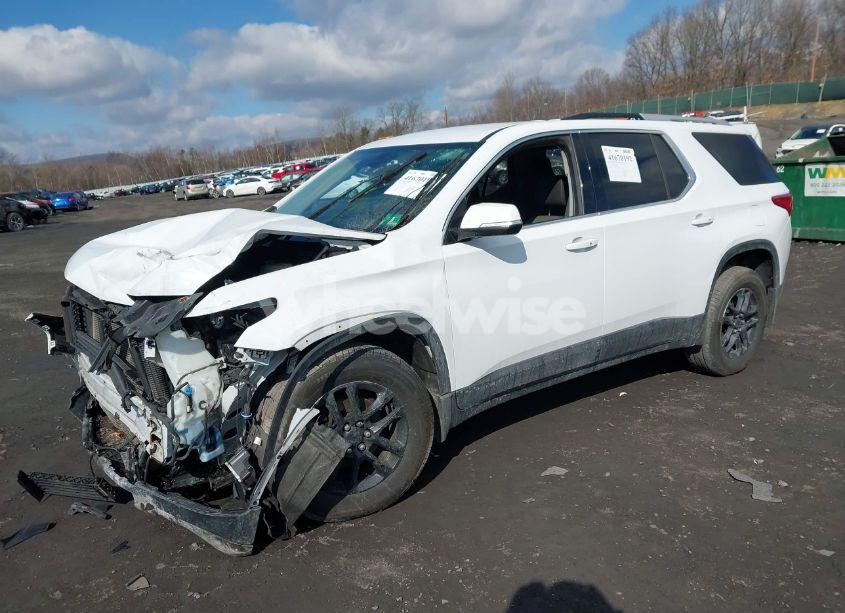 Photo 2 of 2018 Chevrolet Traverse 1LT (VIN 1GNEVGKW8JJ280061)
