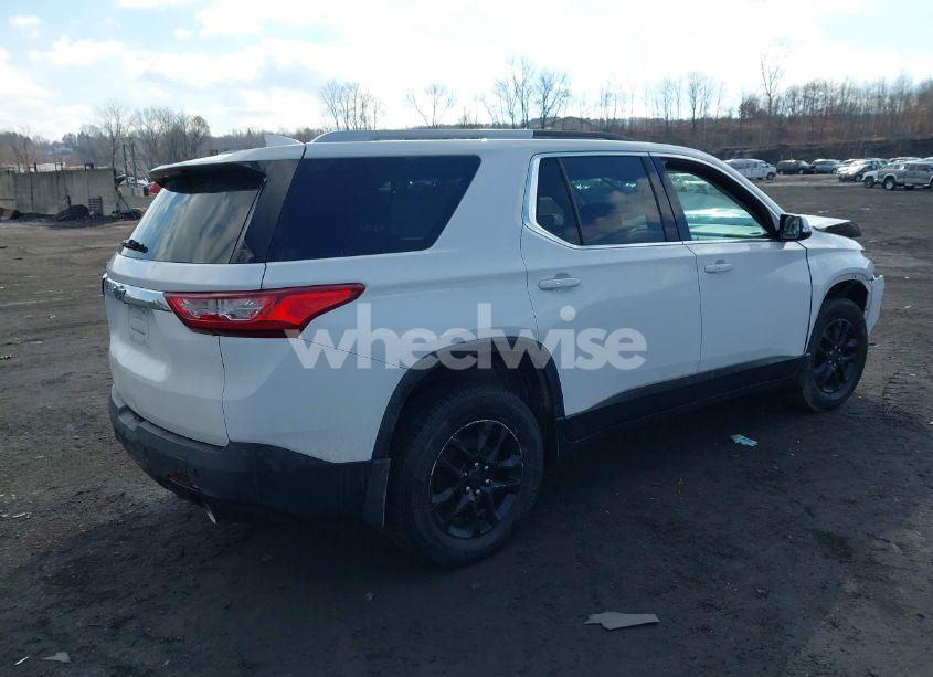 Photo 4 of 2018 Chevrolet Traverse 1LT (VIN 1GNEVGKW8JJ280061)