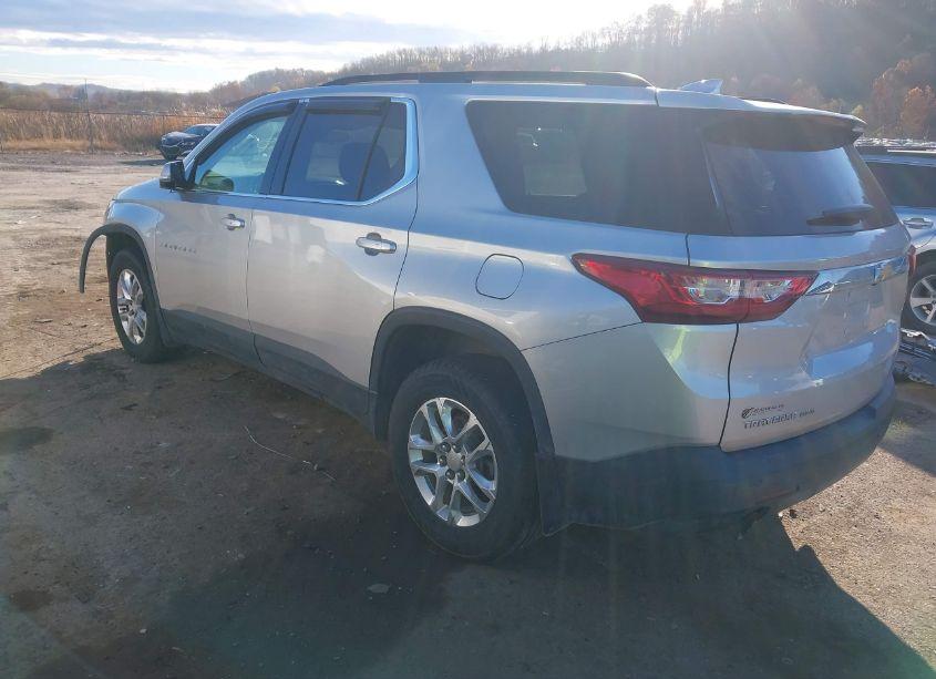 Photo 3 of 2019 Chevrolet Traverse 1LT (VIN 1GNEVGKW8KJ147026)