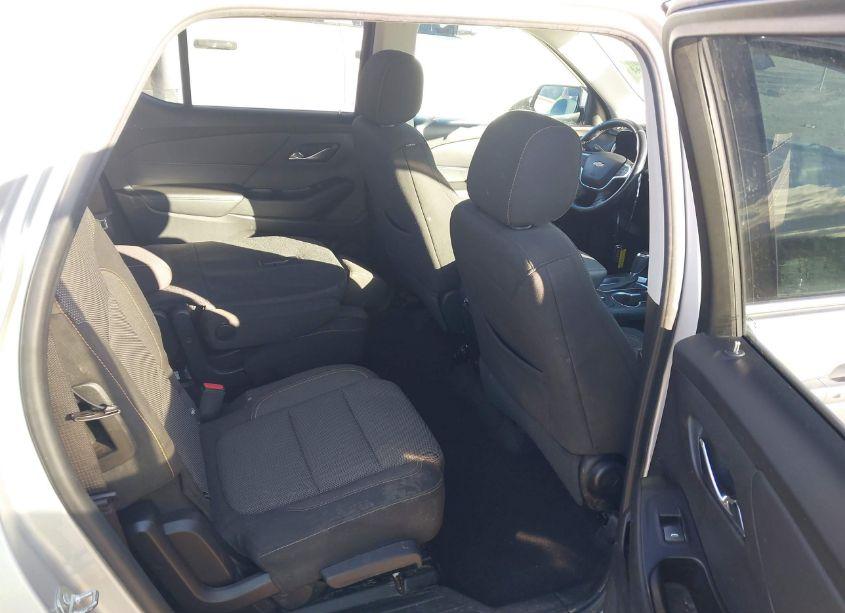 Photo 8 of 2019 Chevrolet Traverse 1LT (VIN 1GNEVGKW8KJ147026)