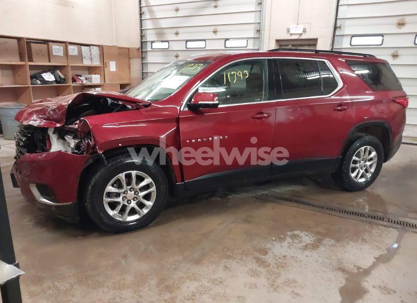 Photo 2 of 2019 Chevrolet Traverse 1LT (VIN 1GNEVGKW8KJ155191)
