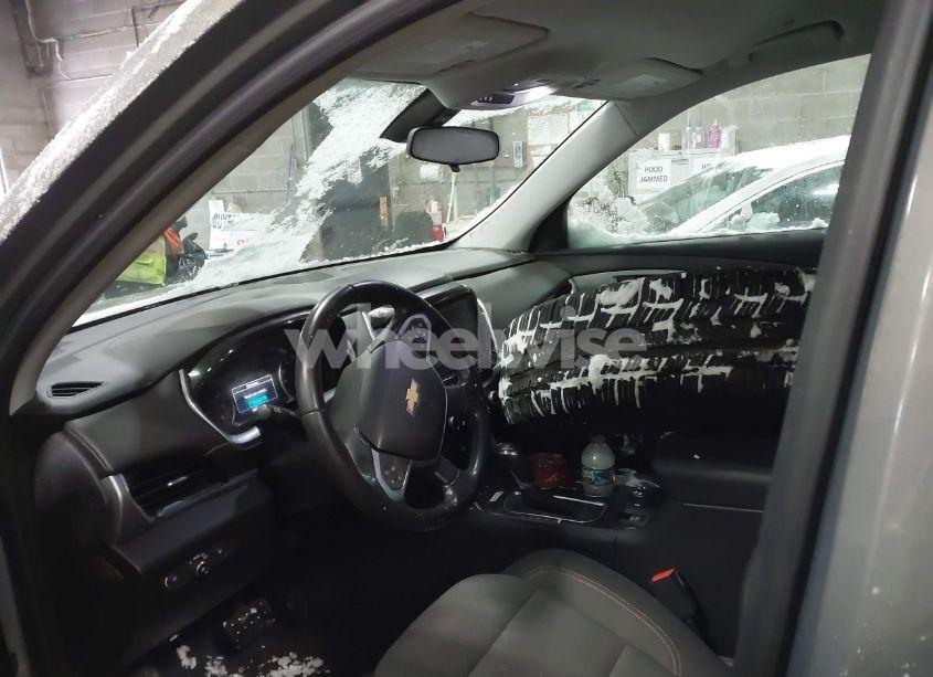 Photo 5 of 2018 Chevrolet Traverse 1LT (VIN 1GNEVGKW9JJ115491)