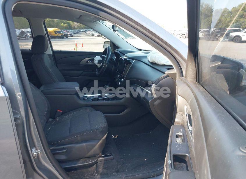 Photo 5 of 2019 Chevrolet Traverse 1LT (VIN 1GNEVGKW9KJ303042)