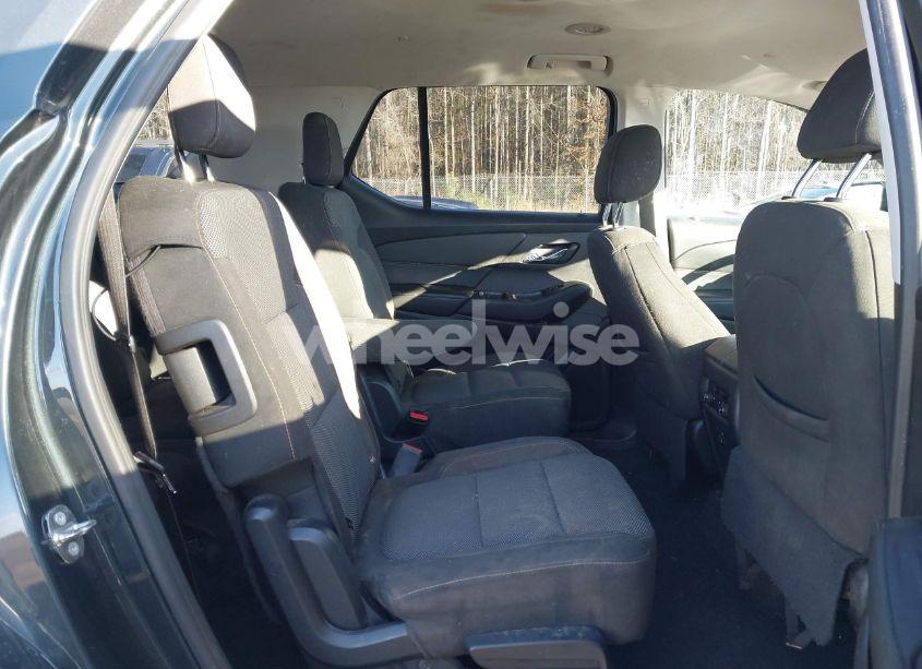 Photo 8 of 2018 Chevrolet Traverse 1LT (VIN 1GNEVGKWXJJ114866)