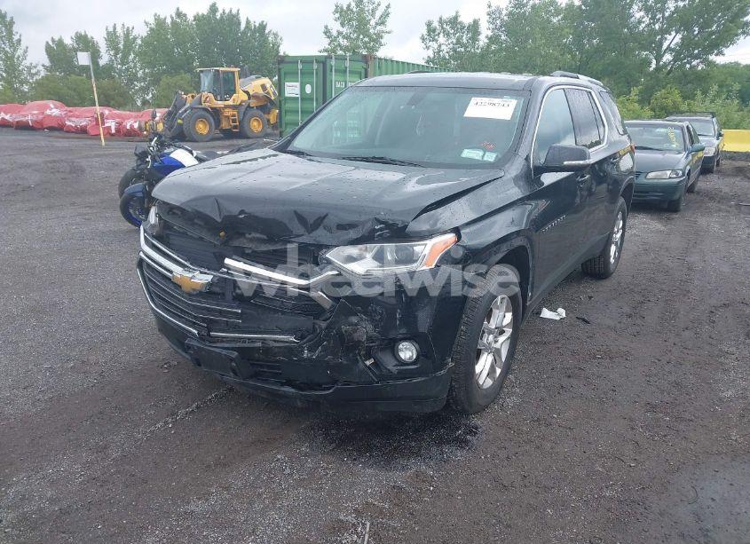 Photo 2 of 2018 Chevrolet Traverse 1LT (VIN 1GNEVGKWXJJ213302)