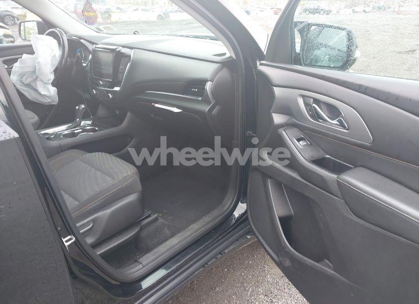 Photo 5 of 2018 Chevrolet Traverse 1LT (VIN 1GNEVGKWXJJ213302)