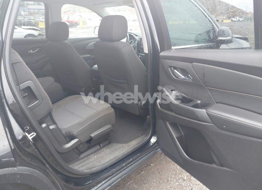 Photo 8 of 2018 Chevrolet Traverse 1LT (VIN 1GNEVGKWXJJ213302)