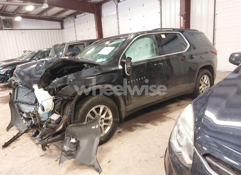 Photo 2 of 2019 Chevrolet Traverse 1LT (VIN 1GNEVGKWXKJ302529)