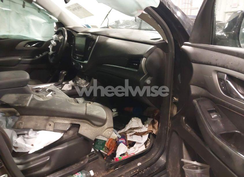 Photo 5 of 2019 Chevrolet Traverse 1LT (VIN 1GNEVGKWXKJ302529)