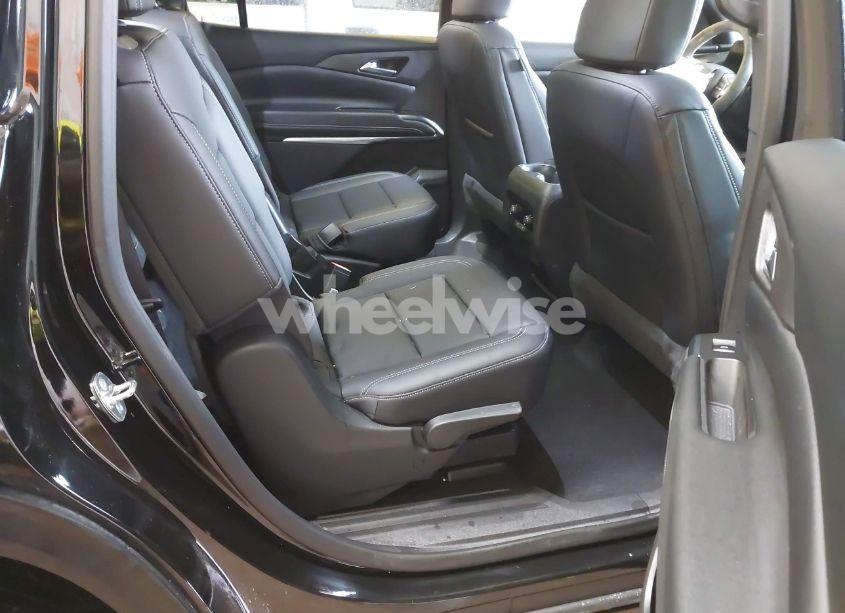 Photo 8 of 2025 Chevrolet Traverse AWD LT (VIN 1GNEVGRS3SJ152914)