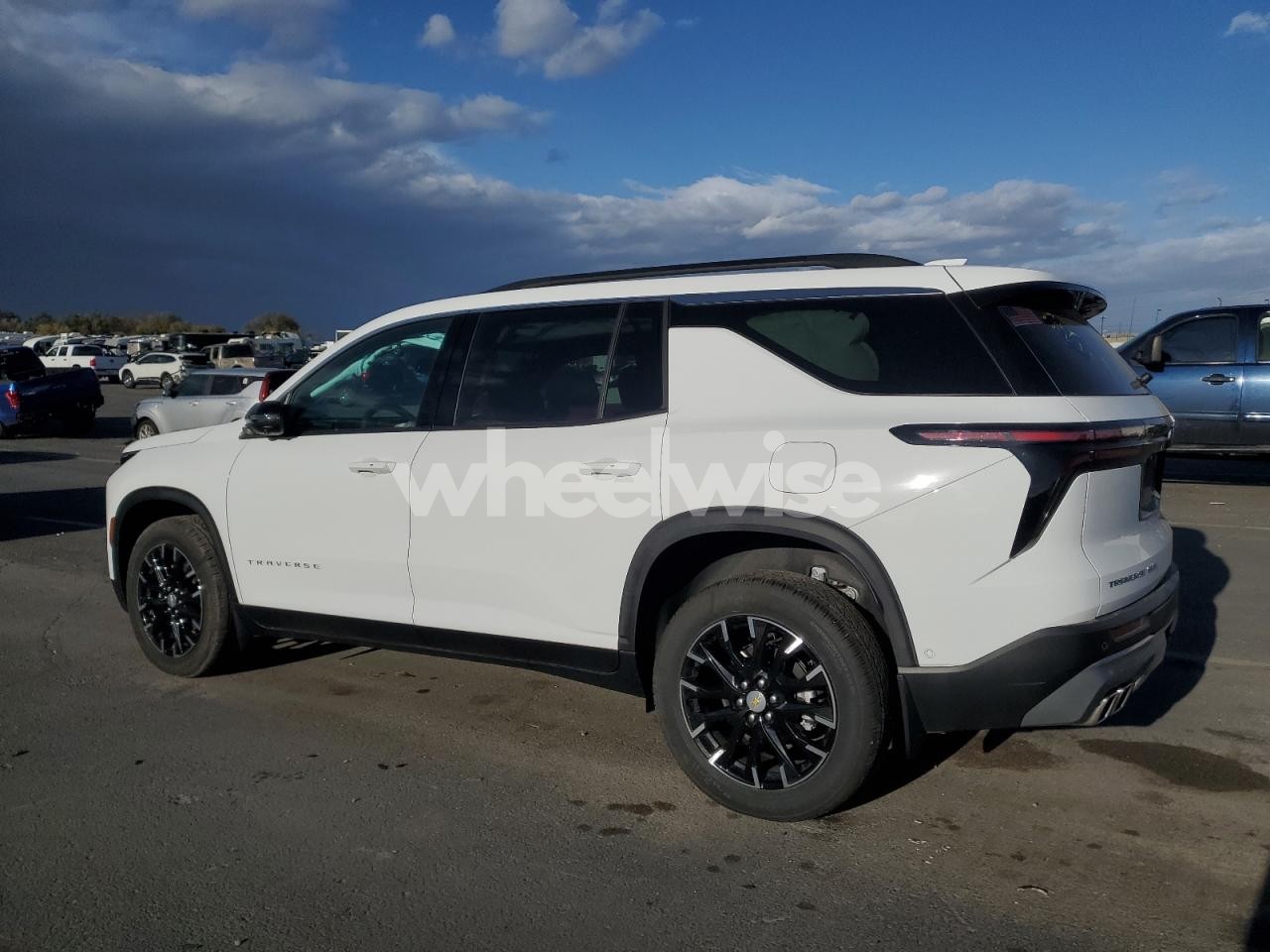 Photo 2 of 2025 CHEVROLET TRAVERSE LT (VIN 1GNEVGRS3SJ257534)