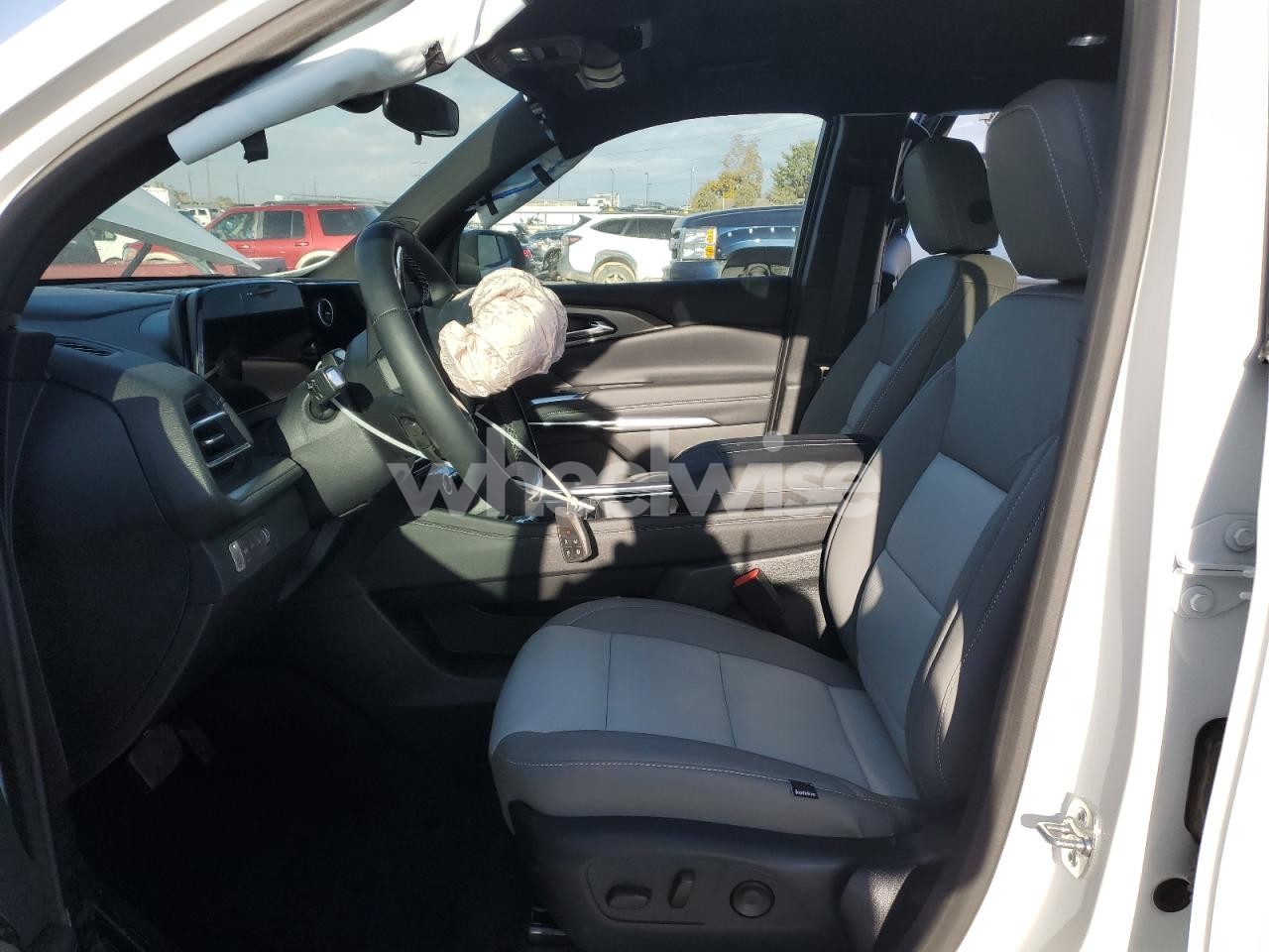 Photo 7 of 2025 CHEVROLET TRAVERSE LT (VIN 1GNEVGRS3SJ257534)