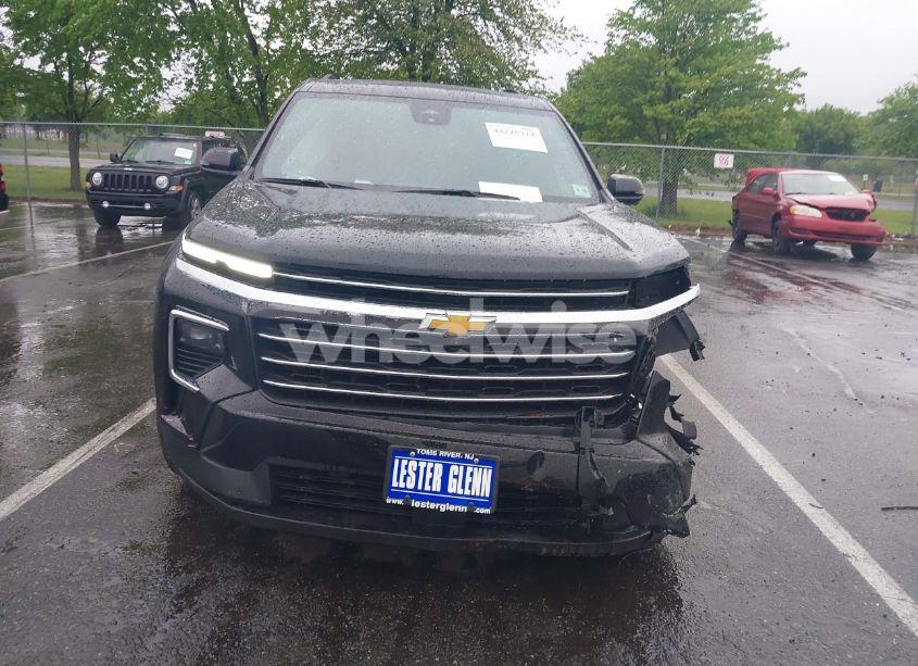 Photo 12 of 2025 Chevrolet Traverse AWD LT (VIN 1GNEVGRS5SJ218010)