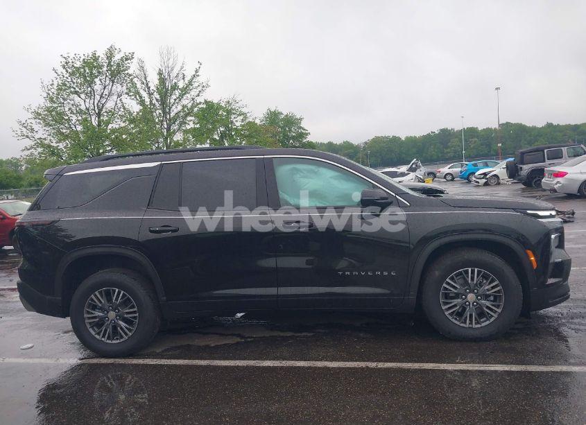 Photo 13 of 2025 Chevrolet Traverse AWD LT (VIN 1GNEVGRS5SJ218010)