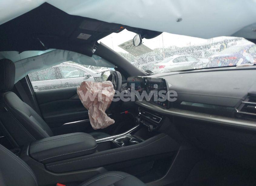 Photo 5 of 2025 Chevrolet Traverse AWD LT (VIN 1GNEVGRS5SJ218010)