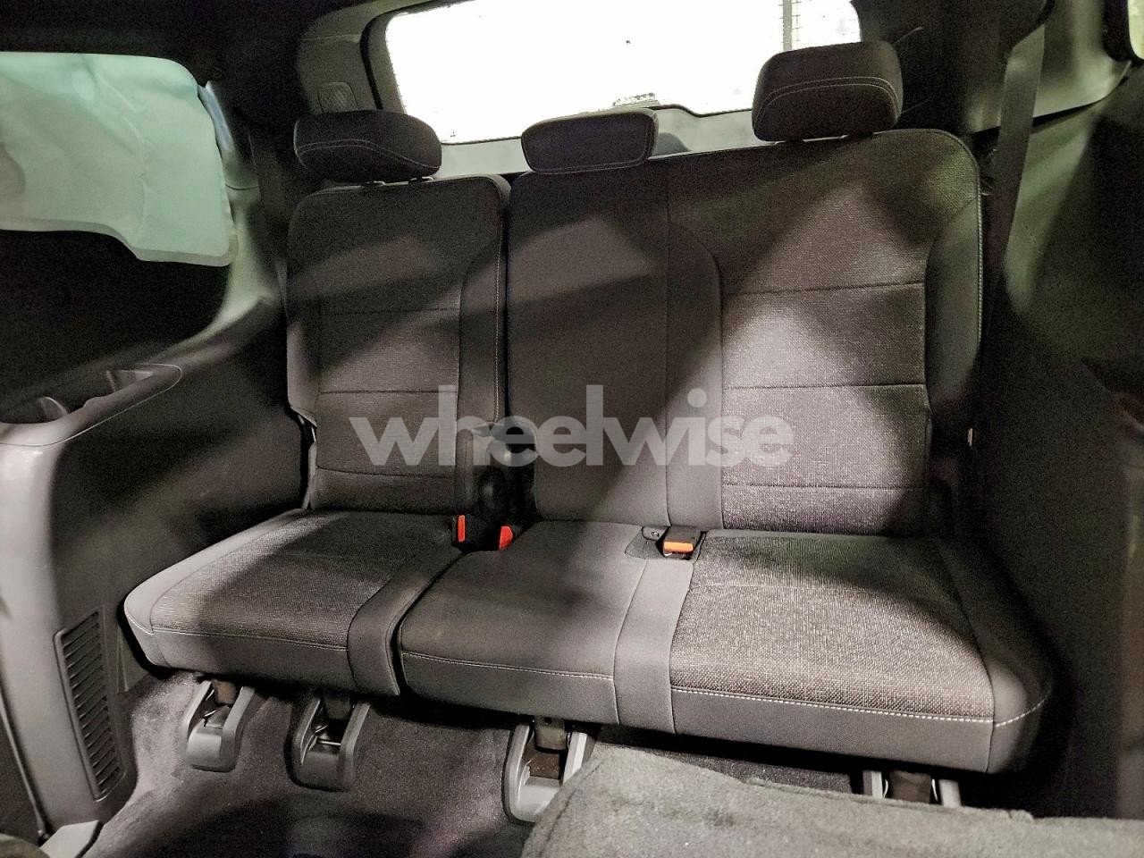 Photo 10 of 2025 CHEVROLET TRAVERSE LT (VIN 1GNEVGRS7SJ177783)