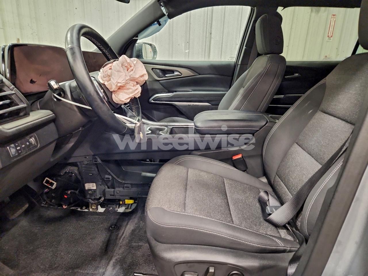 Photo 7 of 2025 CHEVROLET TRAVERSE LT (VIN 1GNEVGRS7SJ177783)