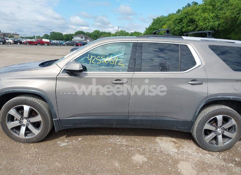 Photo 14 of 2018 Chevrolet Traverse 3LT (VIN 1GNEVHKW0JJ147686)