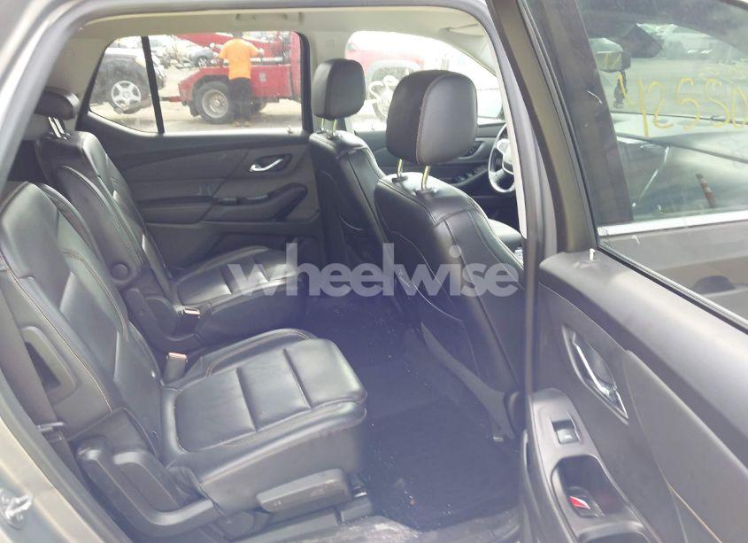 Photo 8 of 2018 Chevrolet Traverse 3LT (VIN 1GNEVHKW0JJ147686)