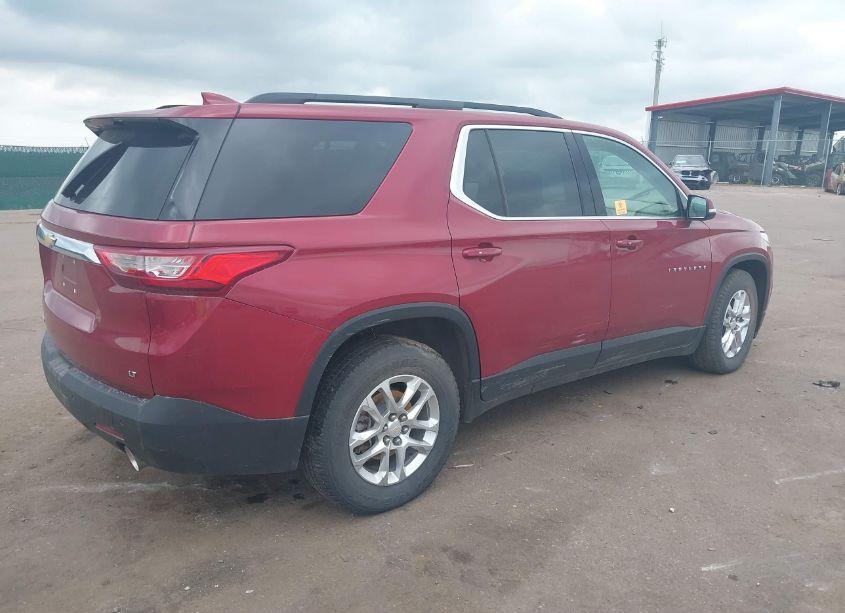 Photo 4 of 2019 Chevrolet Traverse 3LT (VIN 1GNEVHKW0KJ170533)