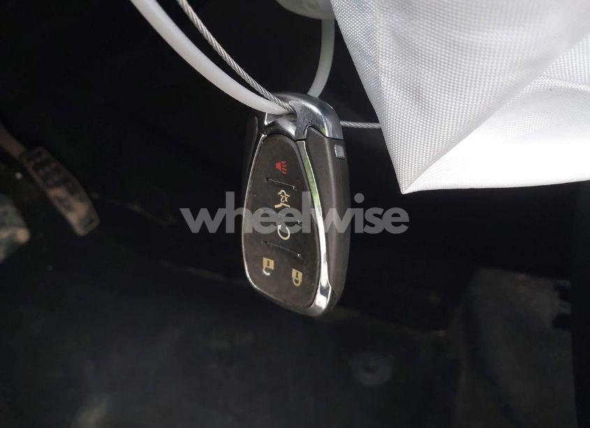 Photo 10 of 2018 Chevrolet Traverse 3LT (VIN 1GNEVHKW1JJ218359)