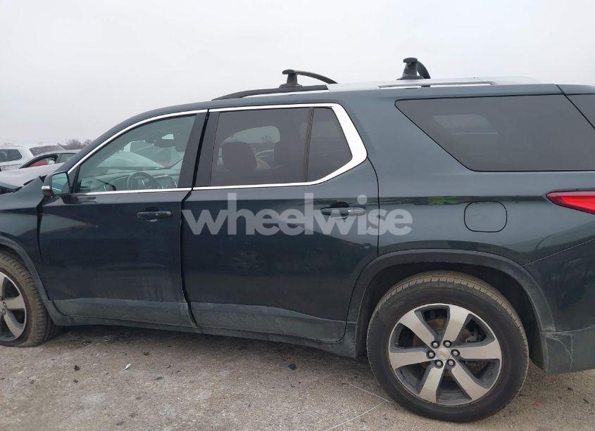 Photo 12 of 2018 Chevrolet Traverse 3LT (VIN 1GNEVHKW1JJ218359)