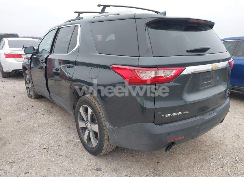 Photo 3 of 2018 Chevrolet Traverse 3LT (VIN 1GNEVHKW1JJ218359)