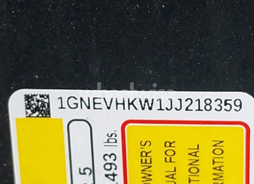 Photo 8 of 2018 Chevrolet Traverse 3LT (VIN 1GNEVHKW1JJ218359)