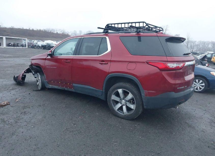 Photo 3 of 2019 Chevrolet Traverse 3LT (VIN 1GNEVHKW1KJ121714)
