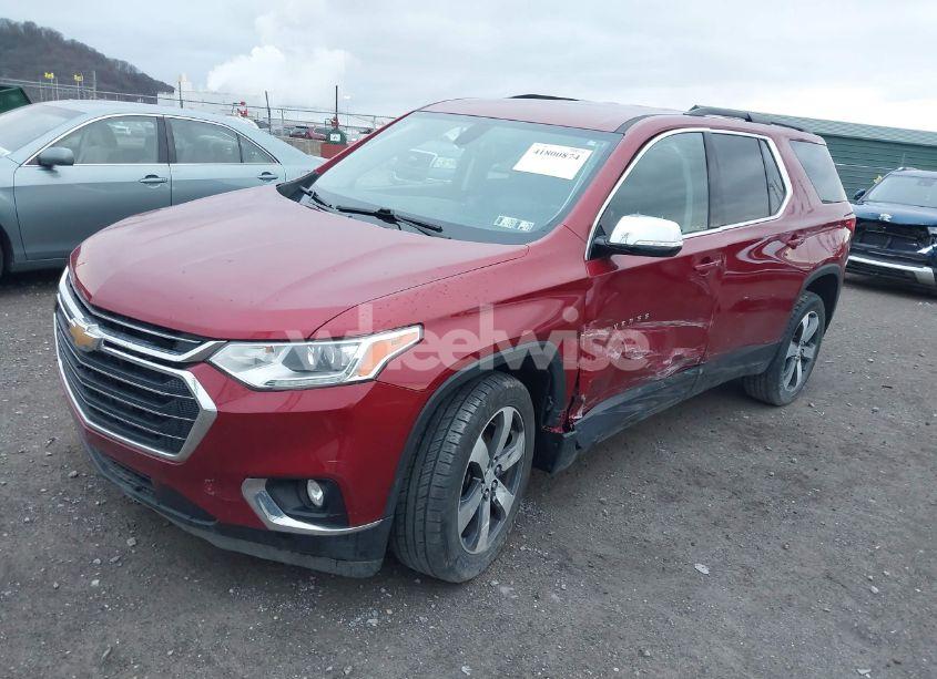 Photo 2 of 2019 Chevrolet Traverse 3LT (VIN 1GNEVHKW1KJ164692)