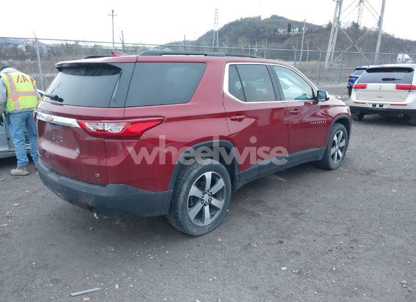 Photo 4 of 2019 Chevrolet Traverse 3LT (VIN 1GNEVHKW1KJ164692)