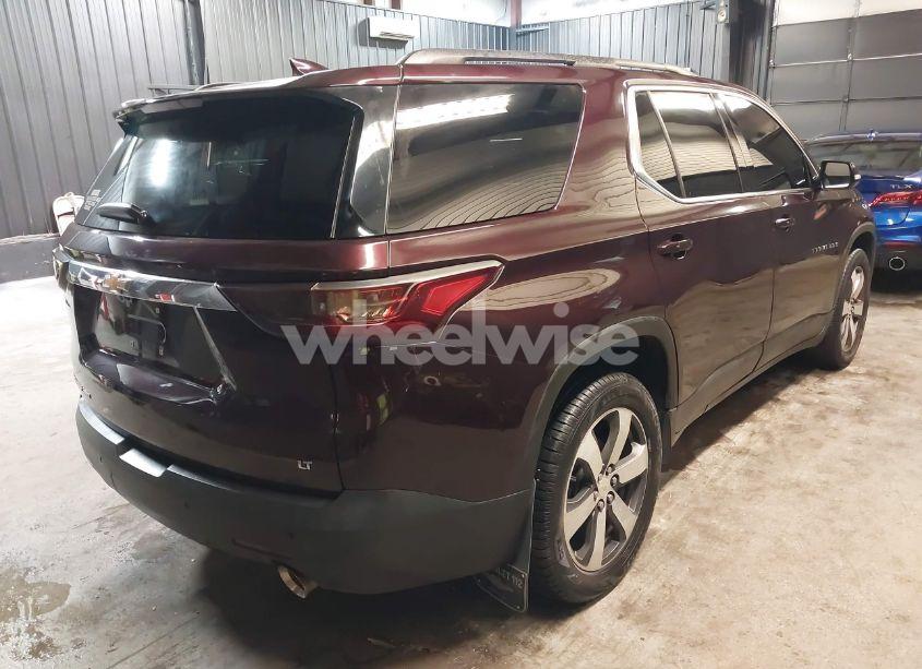 Photo 4 of 2019 Chevrolet Traverse 3LT (VIN 1GNEVHKW1KJ192850)