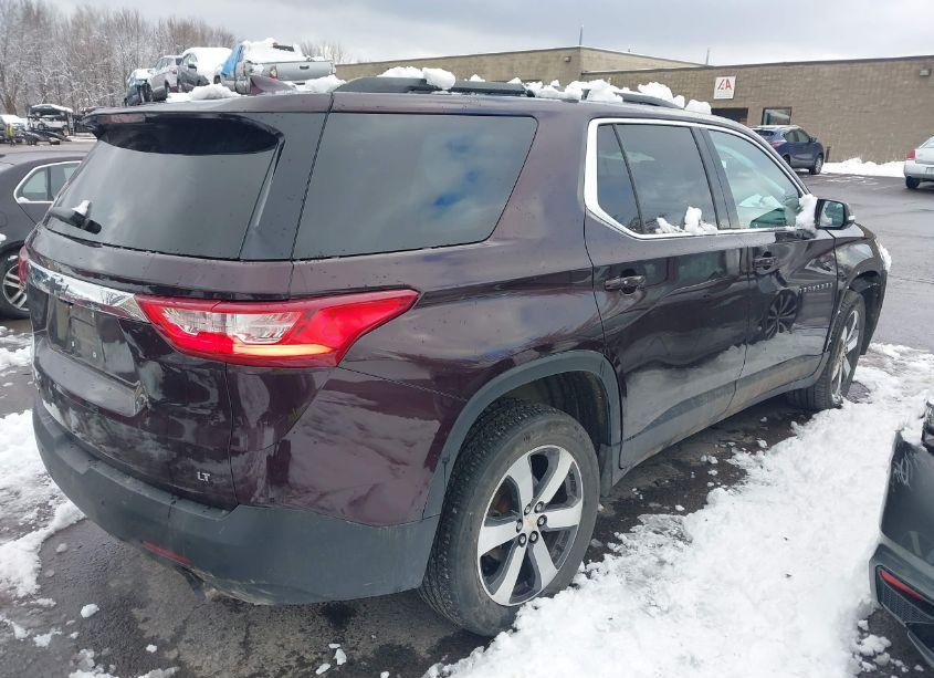 Photo 4 of 2019 Chevrolet Traverse 3LT (VIN 1GNEVHKW1KJ214913)
