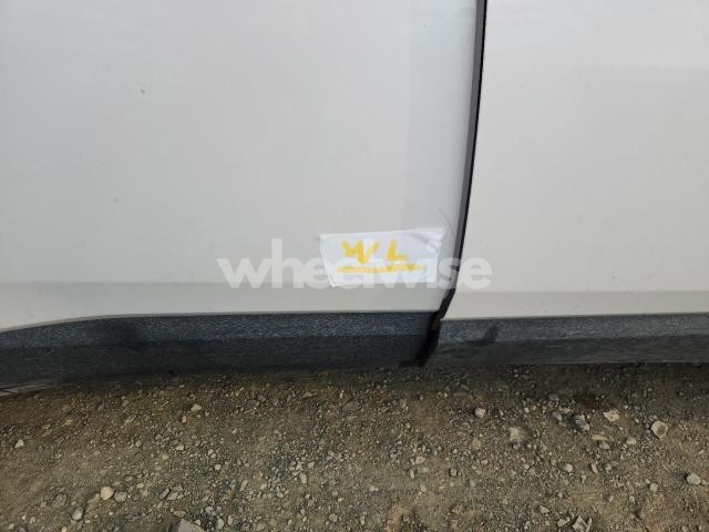 Photo 12 of 2020 CHEVROLET TRAVERSE LT (VIN 1GNEVHKW1LJ168601)