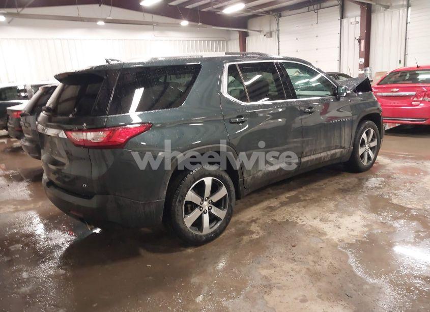 Photo 4 of 2018 Chevrolet Traverse 3LT (VIN 1GNEVHKW2JJ141176)